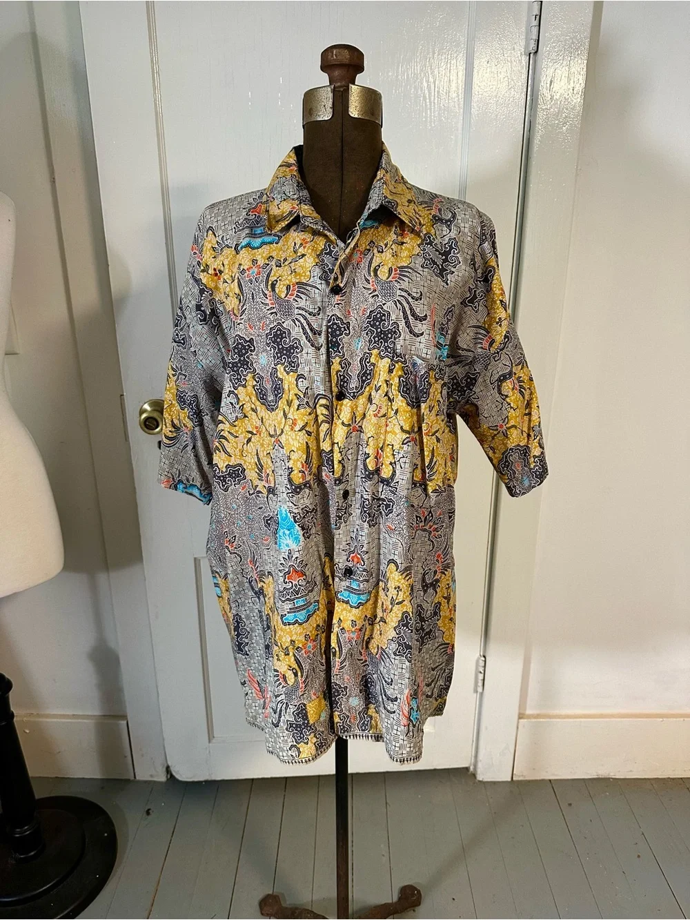 Vintage Multicolor Batik 40s 50s Short Sleeve Polo - Yellow, Gray, Blue Accents